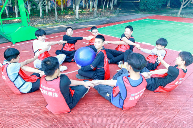 新華暖心教育，緣何成為家長們放心的學(xué)校？