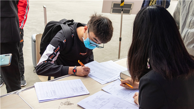 開學(xué)啦！四川新華迎來第一批返校學(xué)子