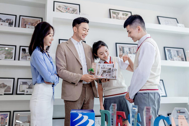 好學(xué)校不怕比較，學(xué)互聯(lián)網(wǎng)技術(shù)就來(lái)四川新華