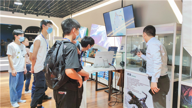 5?1嗨學(xué)季｜四川新華五一試學(xué)體驗(yàn)營火爆開營！