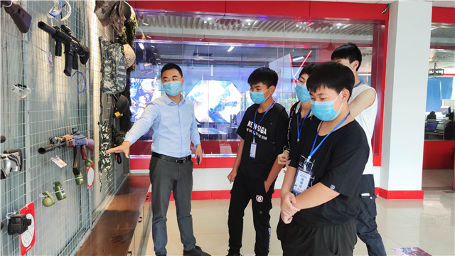 5?1嗨學(xué)季｜四川新華五一試學(xué)體驗(yàn)營火爆開營！