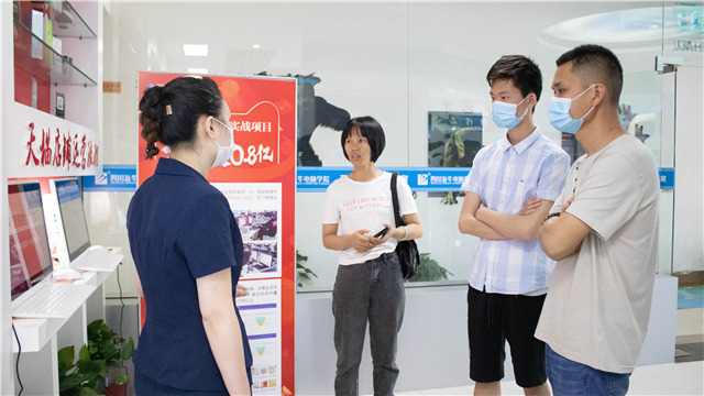 5?1嗨學(xué)季｜四川新華五一試學(xué)體驗(yàn)營火爆開營！