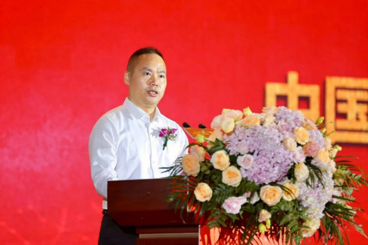 中國東方教育上市周年慶典暨“職教藍(lán)皮書”發(fā)布儀式圓滿結(jié)束