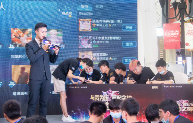 電競(jìng)少年又雙叒叕奪得冠軍，新華行走中的冠軍！