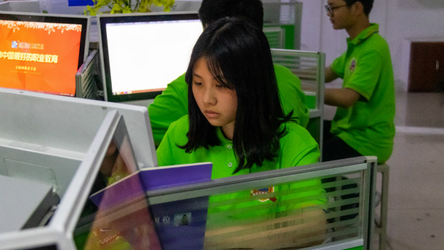 想要學一門實用的技術，選擇了UI