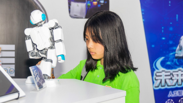 想要學一門實用的技術，選擇了UI