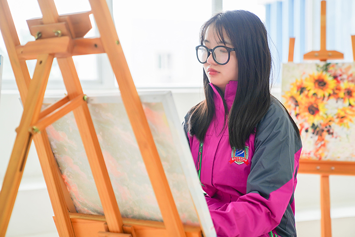 學(xué)一技之長改變生長軌跡，來新華演繹精彩人生！