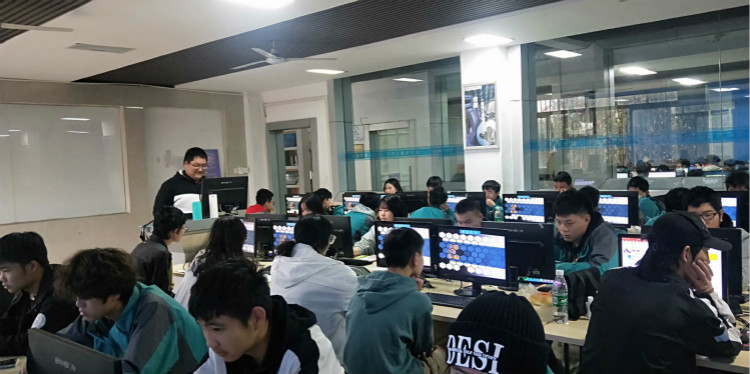 四川新華2020年階段結課答辯進行中！