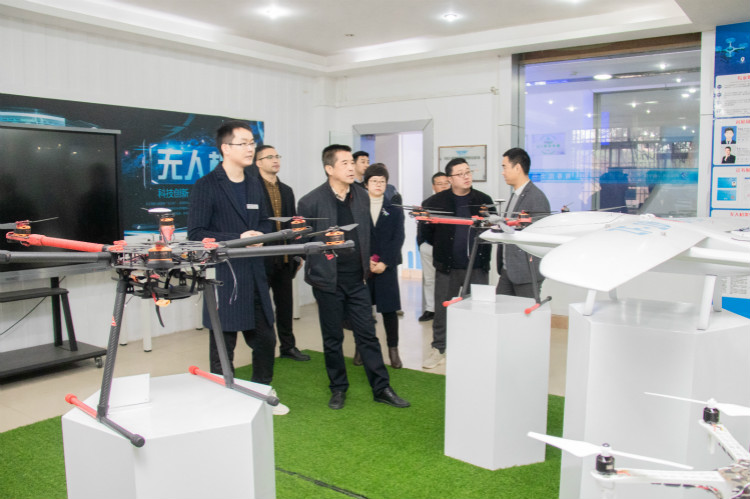 熱烈祝賀我院與天府新區(qū)通用航空職業(yè)學(xué)院合作簽約！