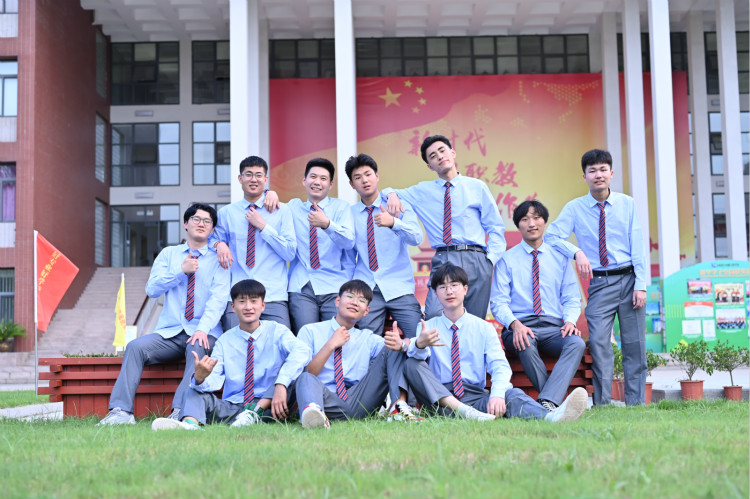 新職業(yè)風(fēng)口已至！職業(yè)教育在風(fēng)云變幻中乘風(fēng)破浪！