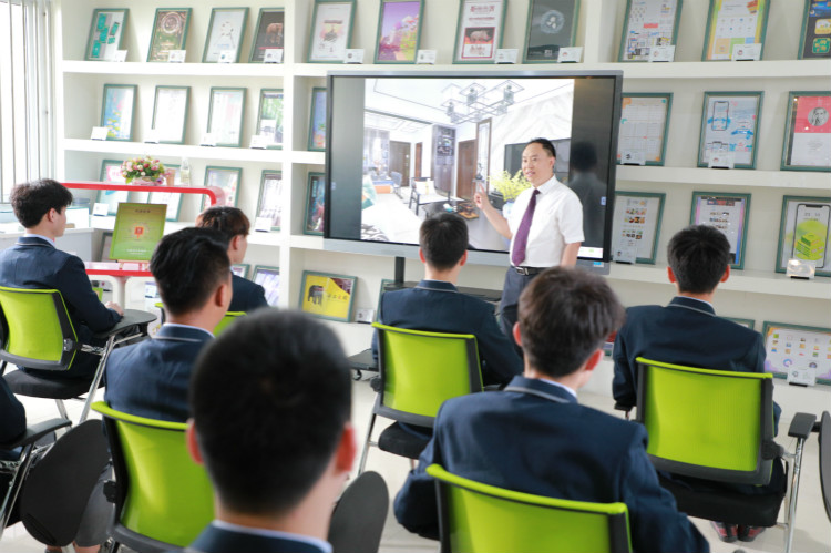 清晨中微光下，一位職業(yè)教育老師幸福時刻的自白 