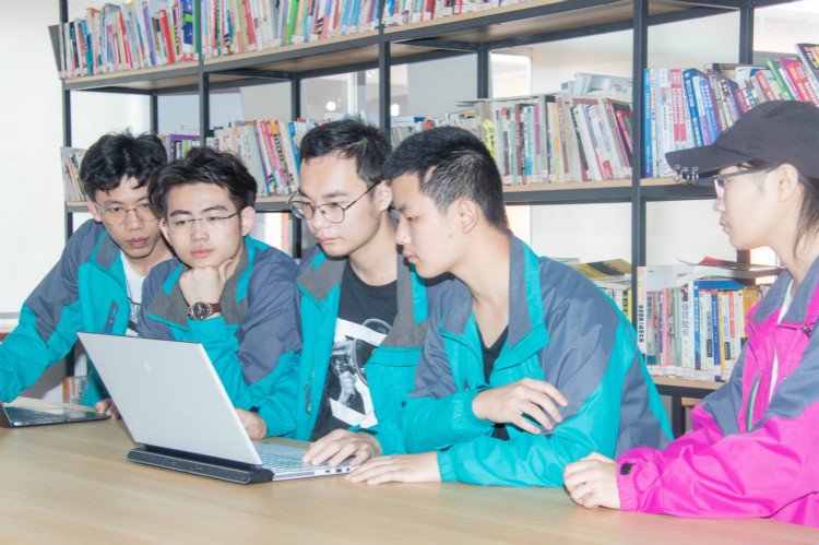 四川新華第十一屆“新華杯”全國職業(yè)技能大賽決賽啟動(dòng)儀式正式開幕！