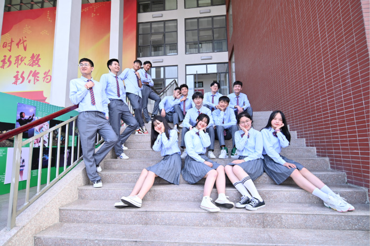 初高中畢業(yè)，應(yīng)該學(xué)什么？去哪里學(xué)？