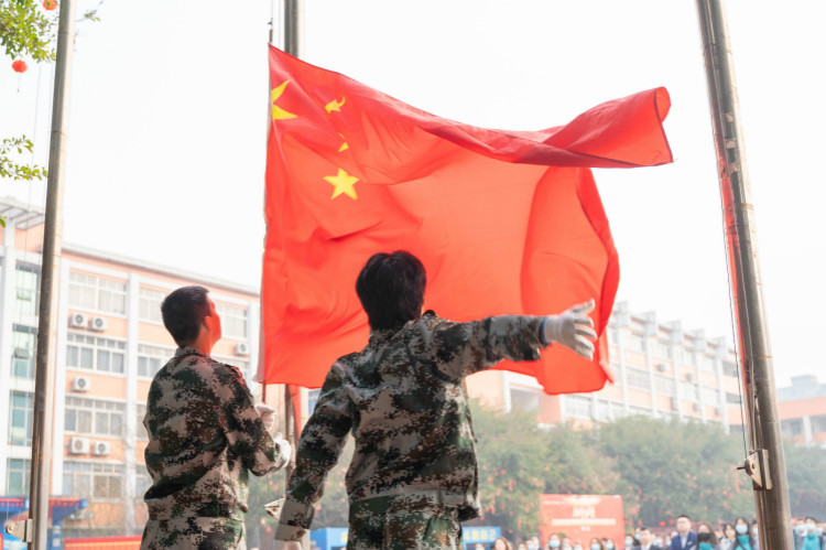 新華學(xué)子好樣的—國旗下的演講