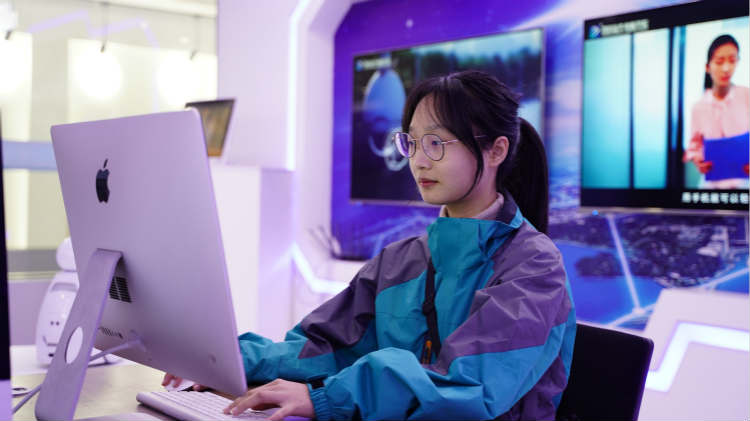 在新華，用技能讓夢(mèng)想照進(jìn)現(xiàn)實(shí)