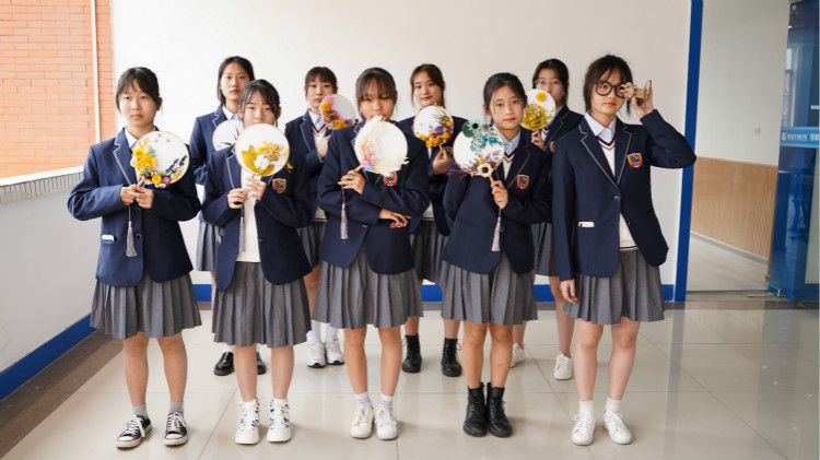 12位學(xué)霸天團推薦新華電腦學(xué)校，你不了解一下嗎？