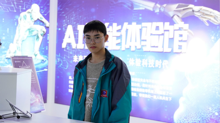 職高轉校來新華，智行天下 技贏未來！