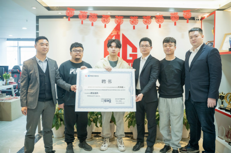 重磅！四川新華又一少年簽約國(guó)內(nèi)頂級(jí)AG俱樂(lè)部！