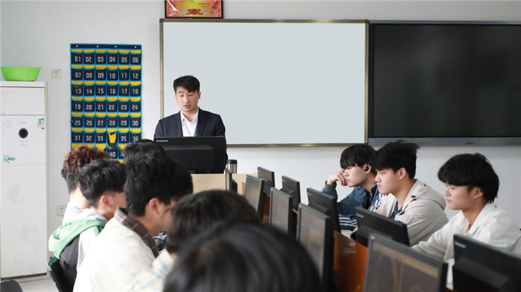 這個(gè)動(dòng)漫火了！揭秘《新華小趣事》創(chuàng)作團(tuán)隊(duì)背后的故事！