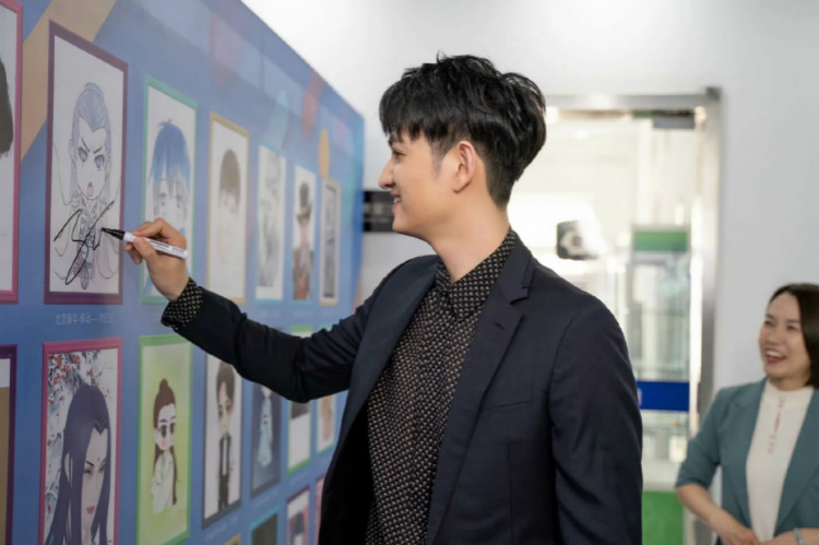 馬可來新華重拾校園生活，青春“競(jìng)”是精彩！