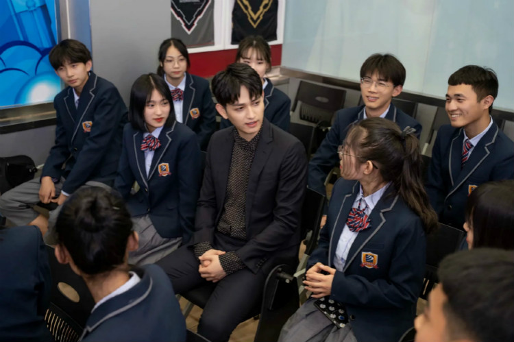 馬可來新華重拾校園生活，青春“競(jìng)”是精彩！