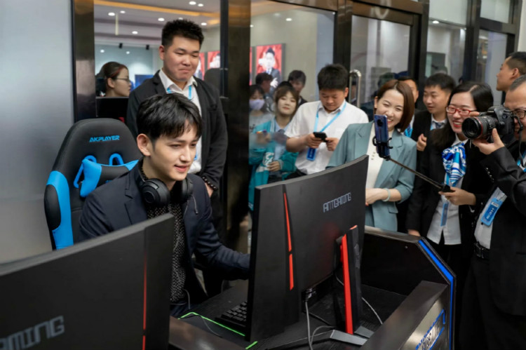 “電”峰對(duì)決 “競(jìng)”彩無(wú)限