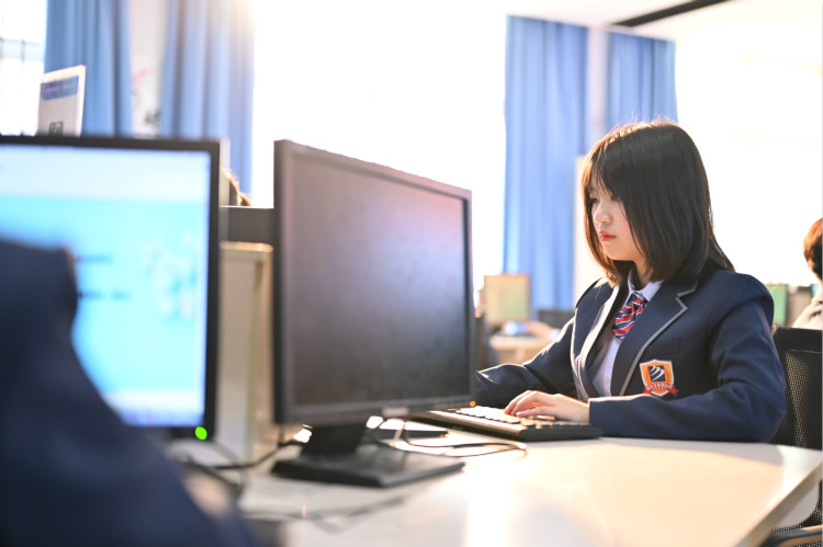 初高成績不理想，找職校？女生學(xué)什么專業(yè)好？