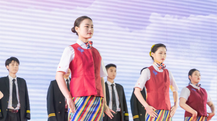 追風(fēng)少年，新華有夢(mèng)，讓青春不負(fù)好時(shí)光！