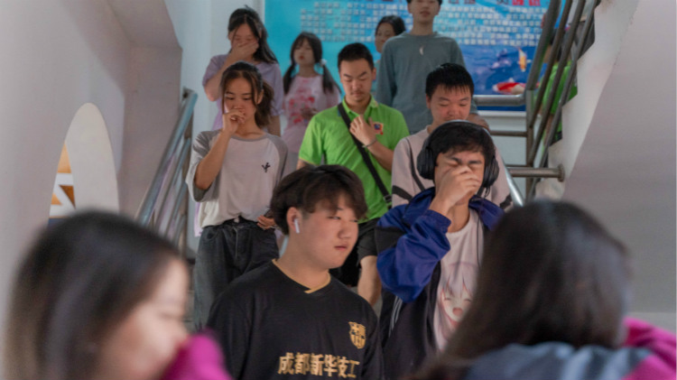 消防演練走進(jìn)四川新華，筑牢安全防火墻