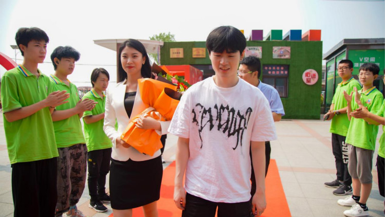 《老師來(lái)了》公開(kāi)課全新起航，“護(hù)國(guó)螳螂”靈藥龍城太原激情開(kāi)講！