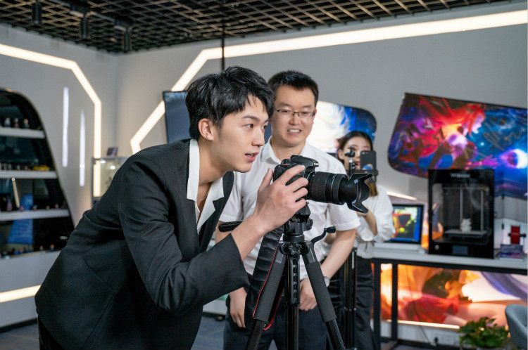 盧東旭粉絲見(jiàn)面會(huì)，新華影視動(dòng)漫推薦官答疑時(shí)間到！