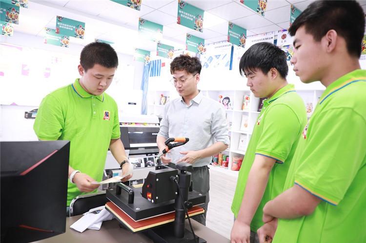 《老師來了》火熱開講--新榜學(xué)院院長(zhǎng)，解析新媒體怎么玩？