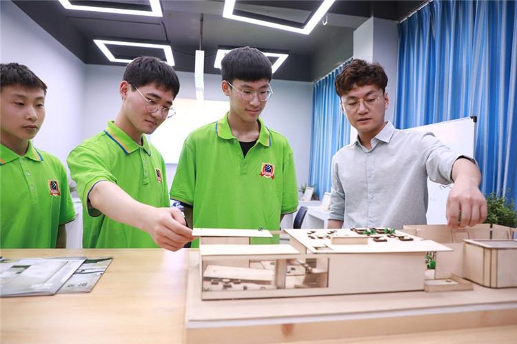 《老師來了》火熱開講--新榜學(xué)院院長(zhǎng)，解析新媒體怎么玩？