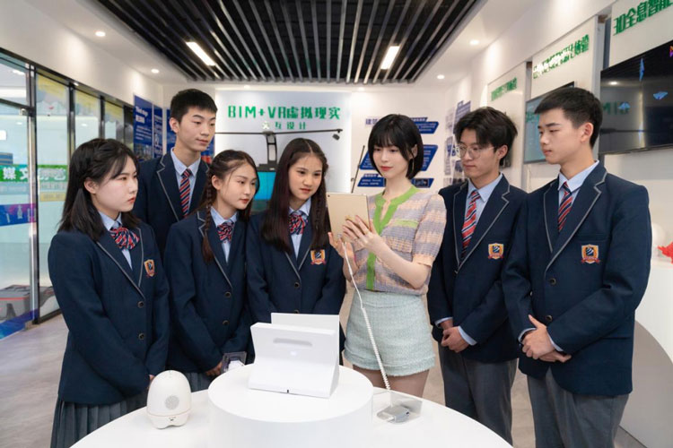 明星@擇校選專業(yè)的你，上職校我們共同推薦新華！