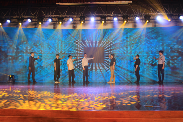 盛世回顧 職教前沿，新華互聯(lián)網(wǎng)科技?xì)v次發(fā)布會回顧