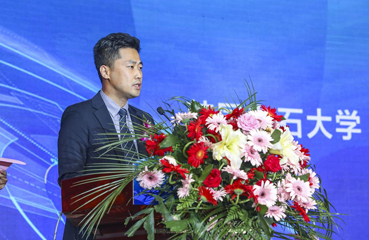 新華2021年六大產(chǎn)教融合實訓基地升級暨高技能人才培英工程啟動儀式