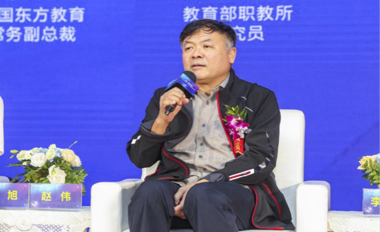 教育部職教所研究員趙偉蒞臨新華電腦教育講學(xué)