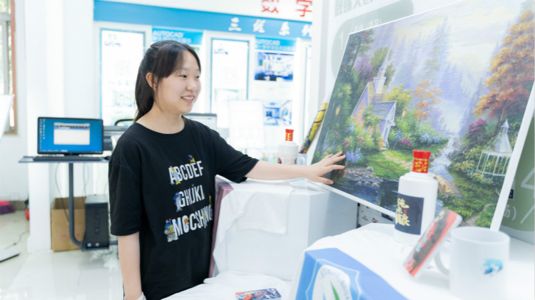 羅玲：在新華我會(huì)成為越來(lái)越優(yōu)秀的自己