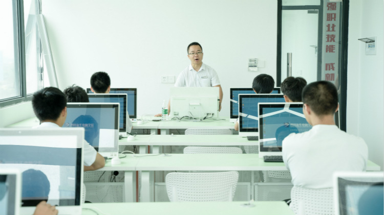 四川新華聚焦產業(yè)需求，打造高技能人才培訓基地！