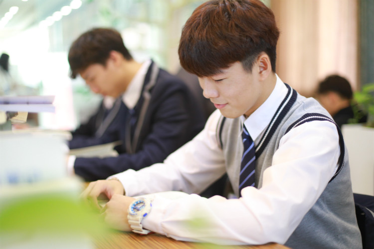 【男生必看】男生學(xué)什么技術(shù)夠酷夠炫夠掙錢？