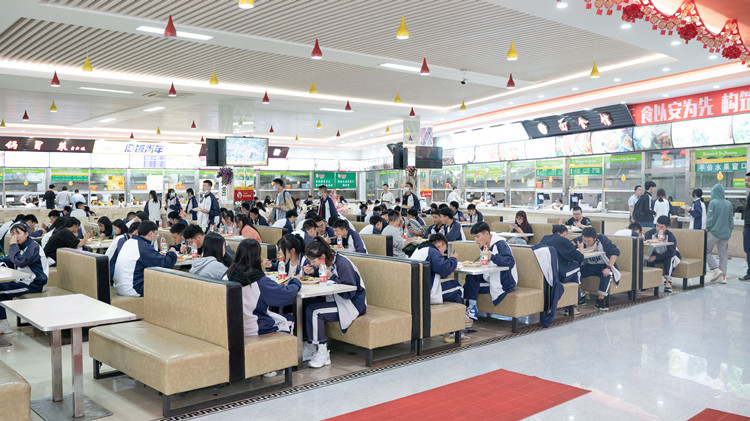 初中分流提前擇校，選擇新華實(shí)現(xiàn)彎道超車！