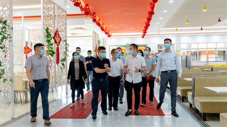 【中秋節(jié)的慰問(wèn)】熱烈歡迎雙流區(qū)政府領(lǐng)導(dǎo)蒞臨成都新華！