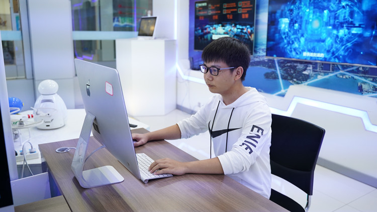 一步一個腳印，腳踏實地走好每一步