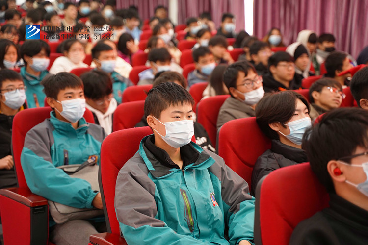 千企萬崗進(jìn)校園，名企大咖新華行火熱進(jìn)行中……