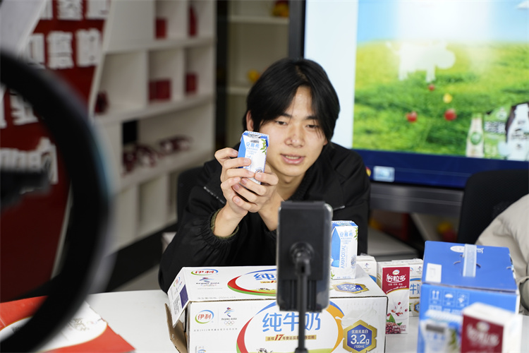 四川新華“雙十二”教育嘉年華系列活動火爆來襲?！