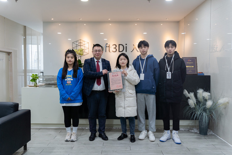 選擇新華，涅槃重生的雙胞胎兄弟！