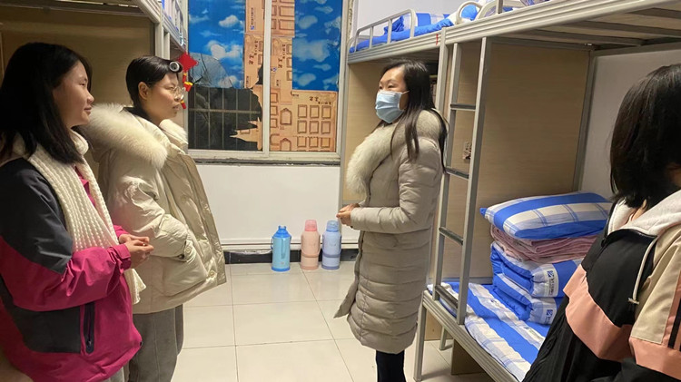 心系新生 關(guān)心慰問|校領(lǐng)導(dǎo)走訪慰問2022級新生