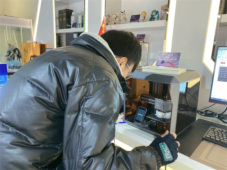 打工太辛苦擇校再讀，用技術(shù)與實(shí)力逆襲