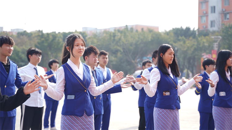 國(guó)防風(fēng)采！新華國(guó)防少年不怕練！