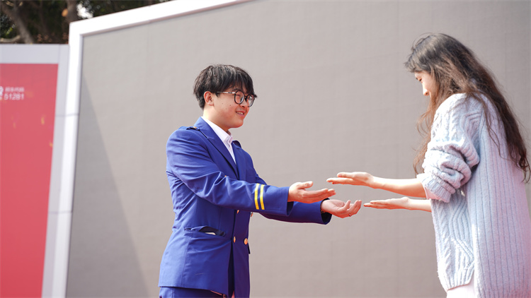 國(guó)防風(fēng)采！新華國(guó)防少年不怕練！